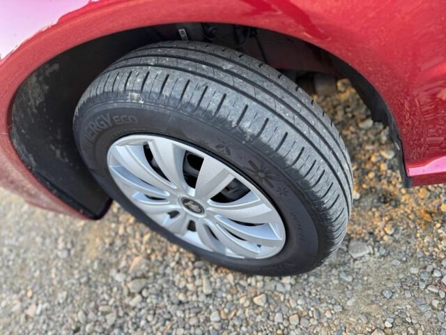 Червоний Шкода Фабія, об'ємом двигуна 1.4 л та пробігом 201 тис. км за 4140 $, фото 6 на Automoto.ua