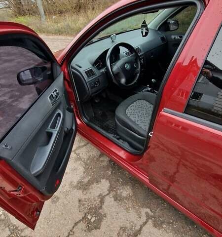 Червоний Шкода Фабія, об'ємом двигуна 1.4 л та пробігом 331 тис. км за 3950 $, фото 6 на Automoto.ua