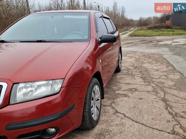 Червоний Шкода Фабія, об'ємом двигуна 1.4 л та пробігом 331 тис. км за 3950 $, фото 1 на Automoto.ua