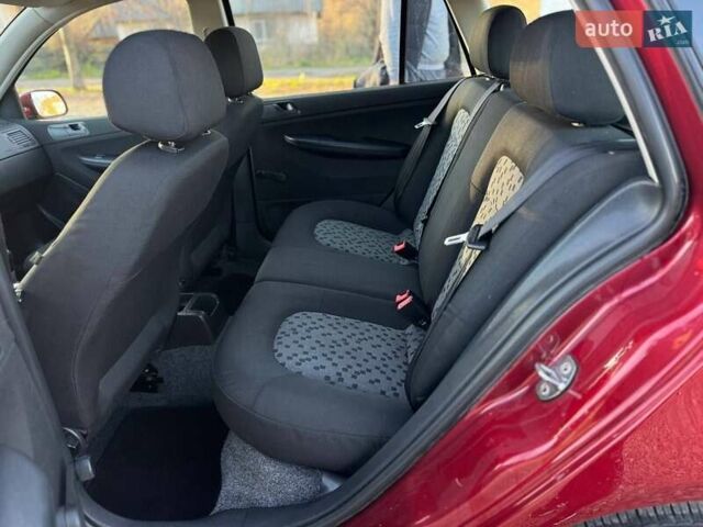 Красный Шкода Фабия, объемом двигателя 1.39 л и пробегом 201 тыс. км за 4199 $, фото 15 на Automoto.ua