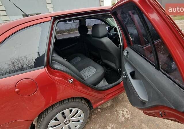 Червоний Шкода Фабія, об'ємом двигуна 1.4 л та пробігом 331 тис. км за 3950 $, фото 10 на Automoto.ua