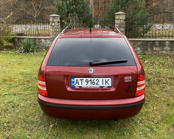 Красный Шкода Фабия, объемом двигателя 1.39 л и пробегом 194 тыс. км за 4490 $, фото 9 на Automoto.ua