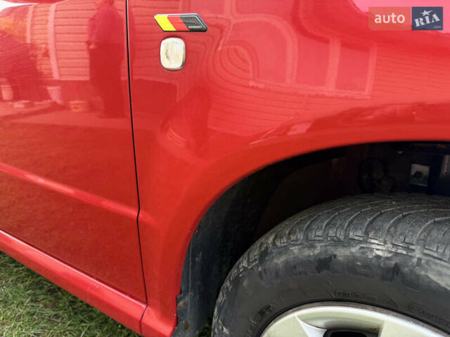 Красный Шкода Фабия, объемом двигателя 1.39 л и пробегом 209 тыс. км за 3990 $, фото 38 на Automoto.ua