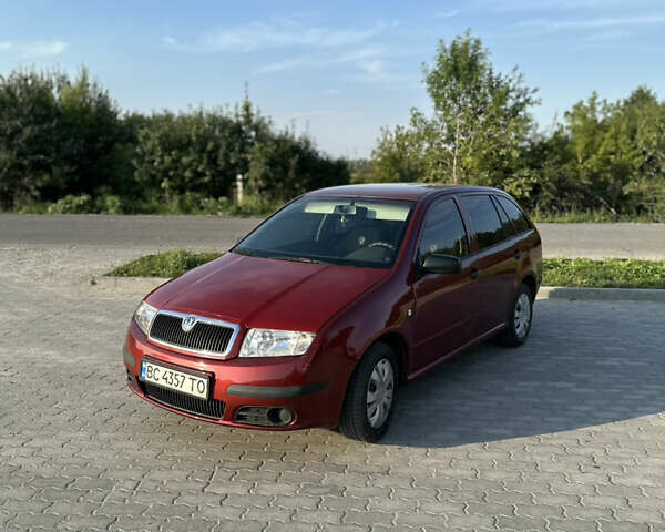 Красный Шкода Фабия, объемом двигателя 1.2 л и пробегом 300 тыс. км за 3600 $, фото 6 на Automoto.ua