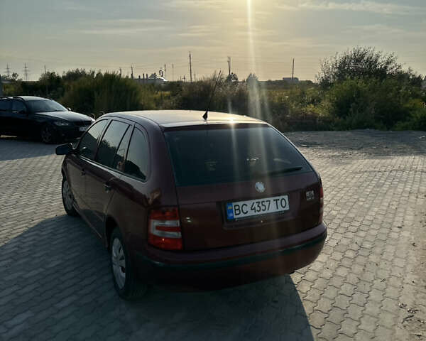 Красный Шкода Фабия, объемом двигателя 1.2 л и пробегом 300 тыс. км за 3600 $, фото 5 на Automoto.ua