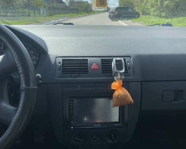 Червоний Шкода Фабія, об'ємом двигуна 1.2 л та пробігом 223 тис. км за 3500 $, фото 4 на Automoto.ua