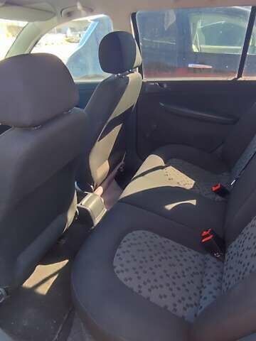Красный Шкода Фабия, объемом двигателя 1.2 л и пробегом 218 тыс. км за 3300 $, фото 8 на Automoto.ua