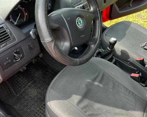 Червоний Шкода Фабія, об'ємом двигуна 1.2 л та пробігом 258 тис. км за 4100 $, фото 39 на Automoto.ua