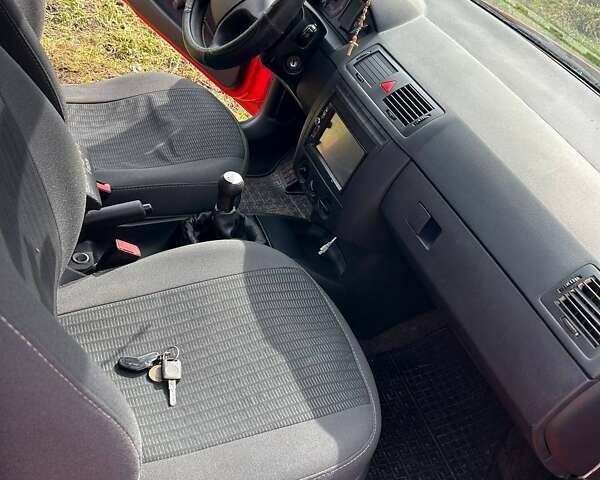 Червоний Шкода Фабія, об'ємом двигуна 1.2 л та пробігом 258 тис. км за 4100 $, фото 42 на Automoto.ua