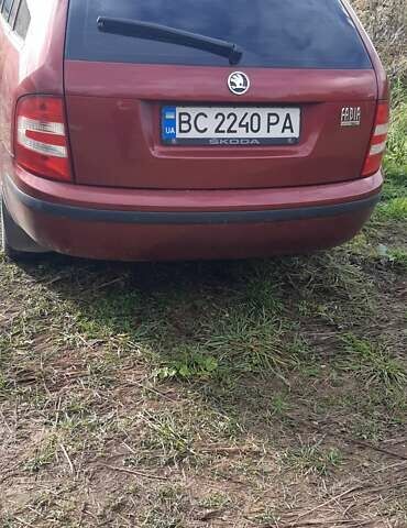 Красный Шкода Фабия, объемом двигателя 1.4 л и пробегом 255 тыс. км за 4100 $, фото 3 на Automoto.ua