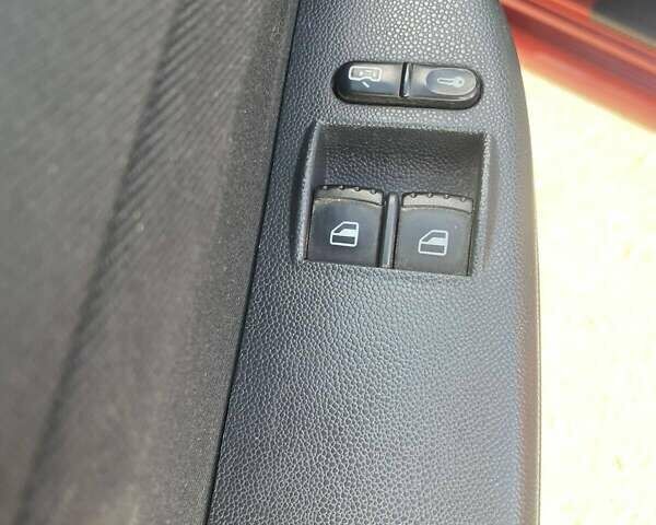 Червоний Шкода Фабія, об'ємом двигуна 1.2 л та пробігом 223 тис. км за 3500 $, фото 6 на Automoto.ua