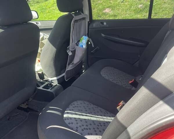 Червоний Шкода Фабія, об'ємом двигуна 1.2 л та пробігом 223 тис. км за 3500 $, фото 10 на Automoto.ua