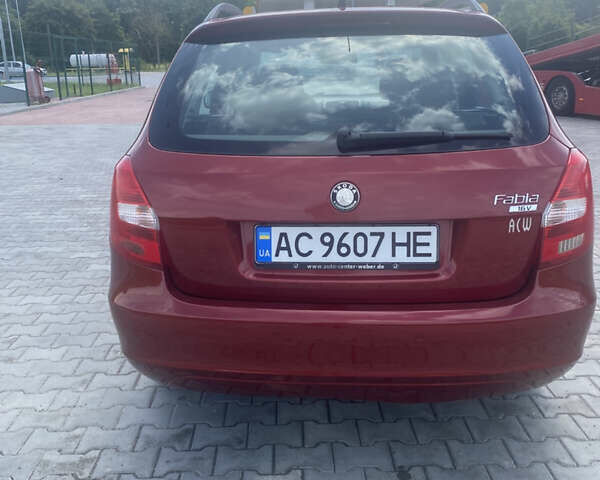 Красный Шкода Фабия, объемом двигателя 1.39 л и пробегом 179 тыс. км за 5700 $, фото 4 на Automoto.ua
