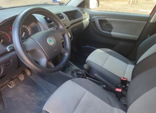 Шкода Фабия 2008 в Харькове на Automoto.ua Красный Шкода Фабия, объемом двигателя 1.2 л и пробегом 66 тыс. км за 6000 $, фото 5 на Automoto.ua