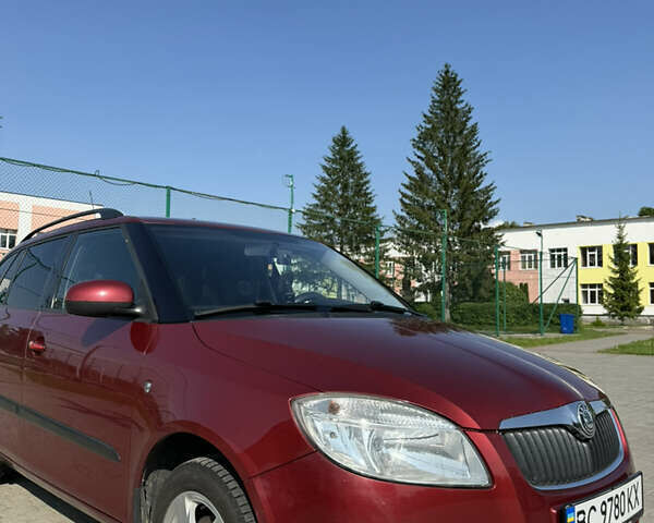 Красный Шкода Фабия, объемом двигателя 1.6 л и пробегом 166 тыс. км за 6300 $, фото 3 на Automoto.ua