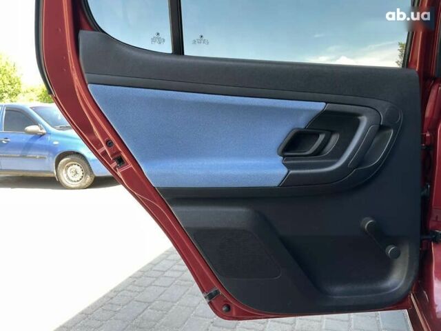 Красный Шкода Фабия, объемом двигателя 1.2 л и пробегом 203 тыс. км за 4755 $, фото 25 на Automoto.ua