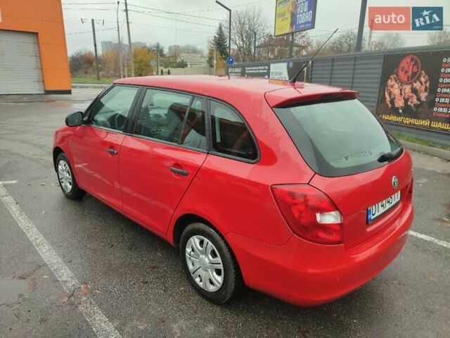 Красный Шкода Фабия, объемом двигателя 1.2 л и пробегом 70 тыс. км за 5500 $, фото 4 на Automoto.ua