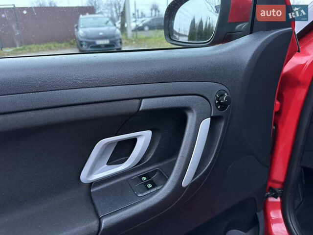 Червоний Шкода Фабія, об'ємом двигуна 1.6 л та пробігом 156 тис. км за 6200 $, фото 19 на Automoto.ua