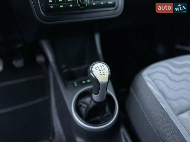 Червоний Шкода Фабія, об'ємом двигуна 1.6 л та пробігом 156 тис. км за 6200 $, фото 26 на Automoto.ua