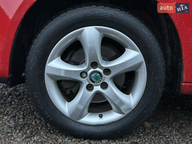 Червоний Шкода Фабія, об'ємом двигуна 1.6 л та пробігом 156 тис. км за 6200 $, фото 52 на Automoto.ua