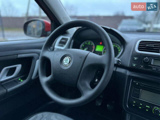 Червоний Шкода Фабія, об'ємом двигуна 1.6 л та пробігом 156 тис. км за 6200 $, фото 44 на Automoto.ua