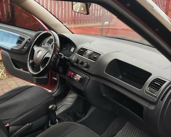 Червоний Шкода Фабія, об'ємом двигуна 1.4 л та пробігом 162 тис. км за 4850 $, фото 9 на Automoto.ua