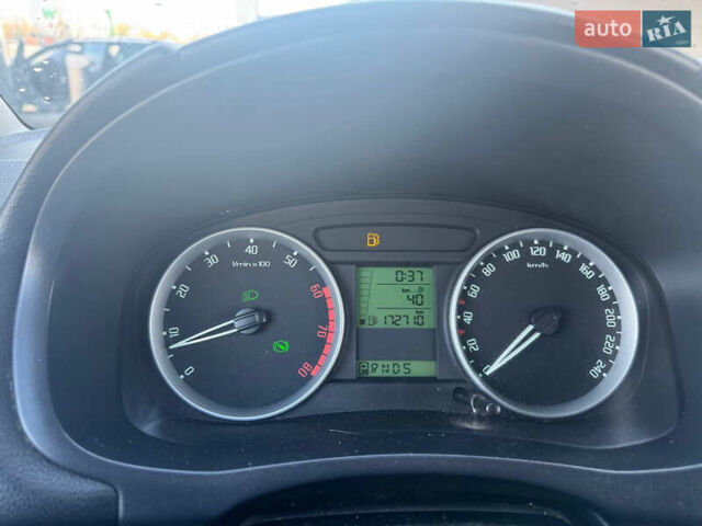 Червоний Шкода Фабія, об'ємом двигуна 1.6 л та пробігом 173 тис. км за 6888 $, фото 10 на Automoto.ua