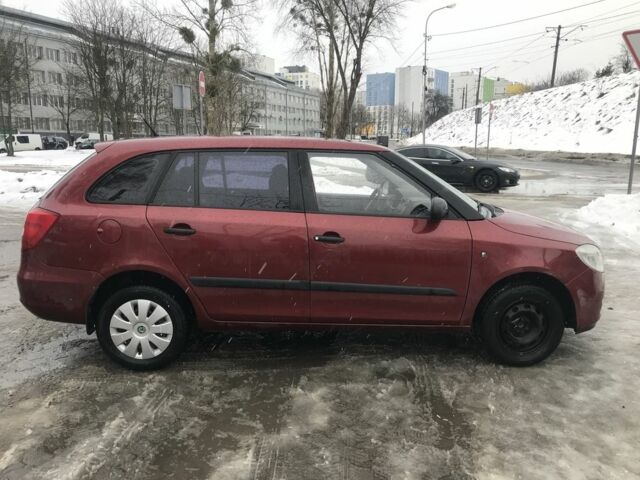 Червоний Шкода Фабія, об'ємом двигуна 0.12 л та пробігом 300 тис. км за 3800 $, фото 3 на Automoto.ua