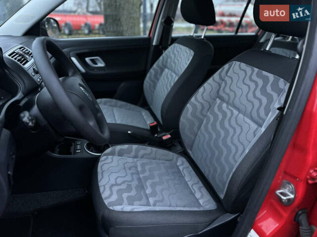 Червоний Шкода Фабія, об'ємом двигуна 1.6 л та пробігом 156 тис. км за 6200 $, фото 23 на Automoto.ua