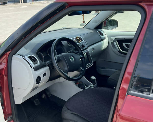 Красный Шкода Фабия, объемом двигателя 1.2 л и пробегом 157 тыс. км за 5500 $, фото 25 на Automoto.ua