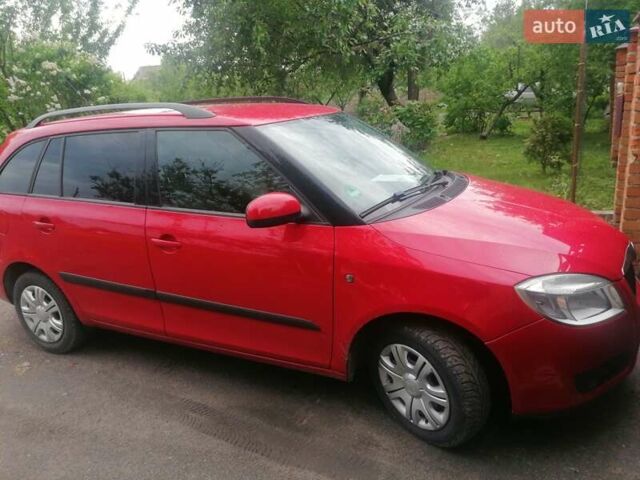 Красный Шкода Фабия, объемом двигателя 1.4 л и пробегом 248 тыс. км за 5350 $, фото 11 на Automoto.ua