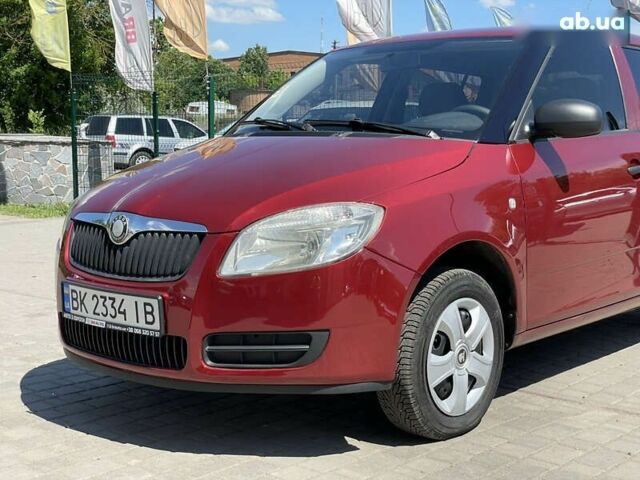 Красный Шкода Фабия, объемом двигателя 1.2 л и пробегом 203 тыс. км за 4755 $, фото 3 на Automoto.ua