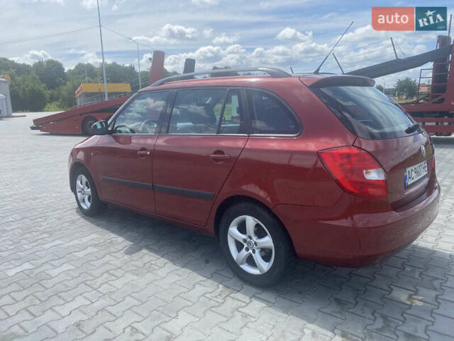 Красный Шкода Фабия, объемом двигателя 1.39 л и пробегом 179 тыс. км за 5700 $, фото 3 на Automoto.ua