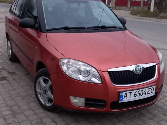 Красный Шкода Фабия, объемом двигателя 0 л и пробегом 215 тыс. км за 4300 $, фото 2 на Automoto.ua
