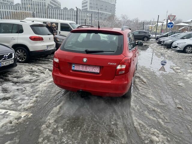 Красный Шкода Фабия, объемом двигателя 1.6 л и пробегом 173 тыс. км за 6750 $, фото 4 на Automoto.ua