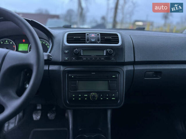 Червоний Шкода Фабія, об'ємом двигуна 1.6 л та пробігом 156 тис. км за 6200 $, фото 28 на Automoto.ua