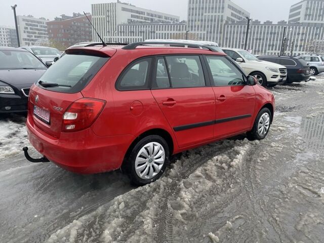 Красный Шкода Фабия, объемом двигателя 1.6 л и пробегом 173 тыс. км за 6750 $, фото 3 на Automoto.ua