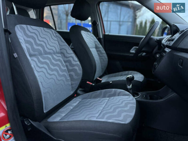 Червоний Шкода Фабія, об'ємом двигуна 1.6 л та пробігом 156 тис. км за 6200 $, фото 39 на Automoto.ua