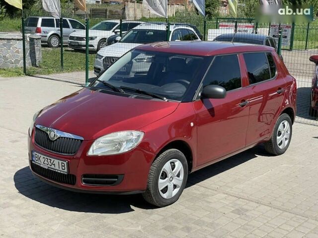 Красный Шкода Фабия, объемом двигателя 1.2 л и пробегом 203 тыс. км за 4755 $, фото 1 на Automoto.ua