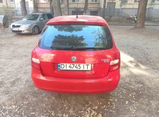 Шкода Фабия 2008 в Харькове на Automoto.ua Красный Шкода Фабия, объемом двигателя 1.2 л и пробегом 66 тыс. км за 6000 $, фото 4 на Automoto.ua