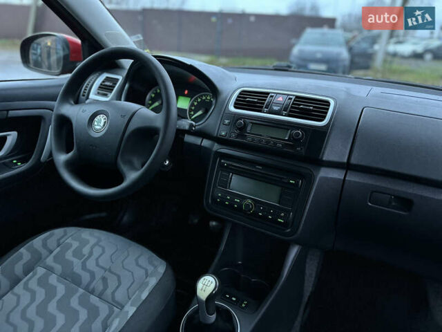 Червоний Шкода Фабія, об'ємом двигуна 1.6 л та пробігом 156 тис. км за 6200 $, фото 42 на Automoto.ua