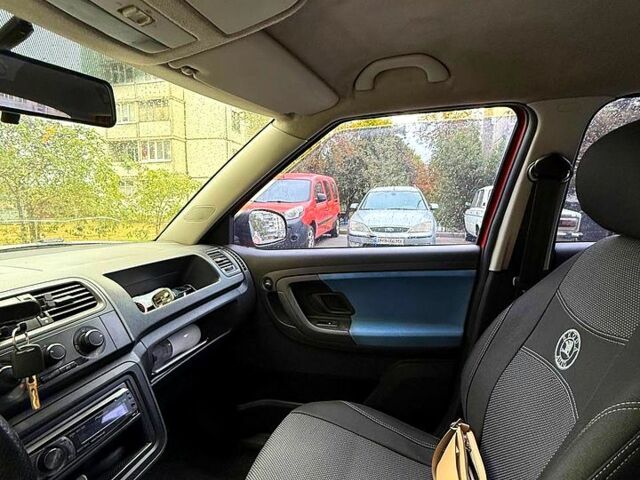 Червоний Шкода Фабія, об'ємом двигуна 1.4 л та пробігом 350 тис. км за 5000 $, фото 5 на Automoto.ua