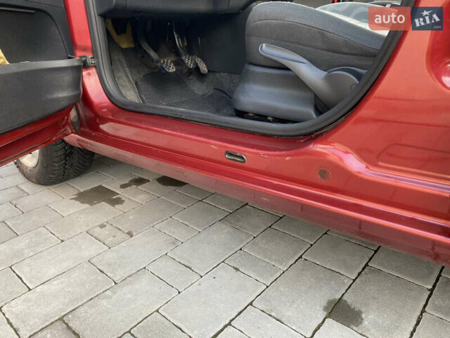 Красный Шкода Фабия, объемом двигателя 1.39 л и пробегом 180 тыс. км за 5000 $, фото 13 на Automoto.ua