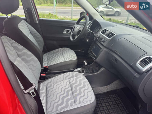 Красный Шкода Фабия, объемом двигателя 1.6 л и пробегом 171 тыс. км за 7200 $, фото 9 на Automoto.ua