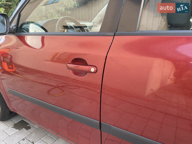 Красный Шкода Фабия, объемом двигателя 1.39 л и пробегом 180 тыс. км за 5000 $, фото 14 на Automoto.ua
