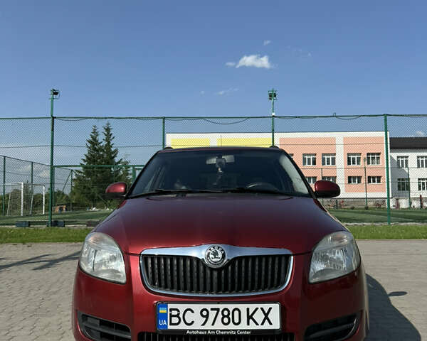 Красный Шкода Фабия, объемом двигателя 1.6 л и пробегом 166 тыс. км за 6300 $, фото 1 на Automoto.ua