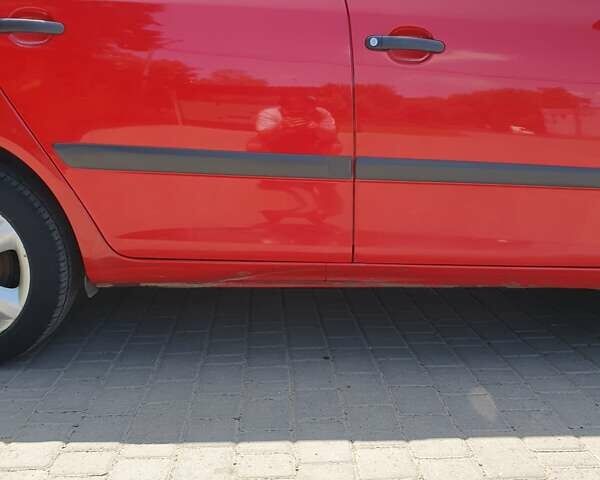 Шкода Фабия 2008 в Черновцах на Automoto.ua Красный Шкода Фабия, объемом двигателя 1.2 л и пробегом 237 тыс. км за 4600 $, фото 7 на Automoto.ua