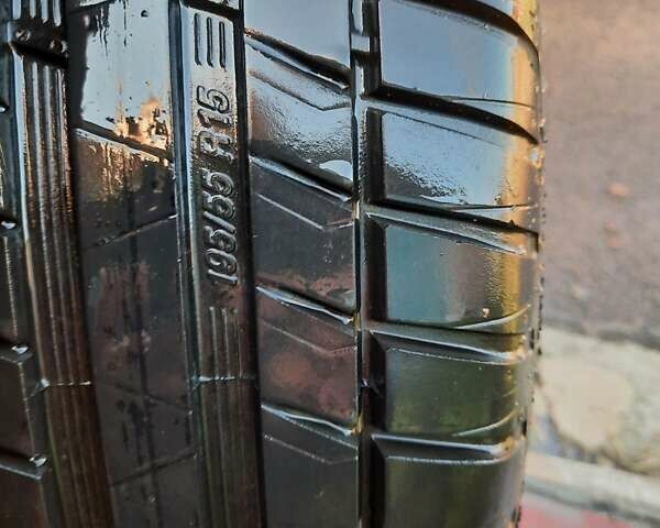 Червоний Шкода Фабія, об'ємом двигуна 1.6 л та пробігом 178 тис. км за 6850 $, фото 5 на Automoto.ua