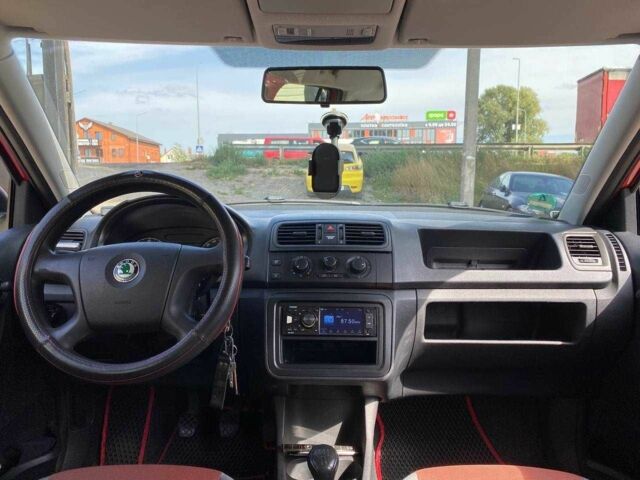 Червоний Шкода Фабія, об'ємом двигуна 1.4 л та пробігом 258 тис. км за 5490 $, фото 12 на Automoto.ua