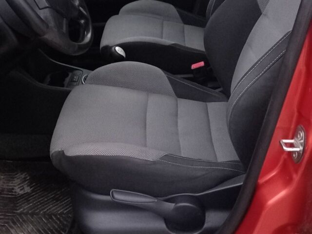 Красный Шкода Фабия, объемом двигателя 0 л и пробегом 215 тыс. км за 4300 $, фото 5 на Automoto.ua